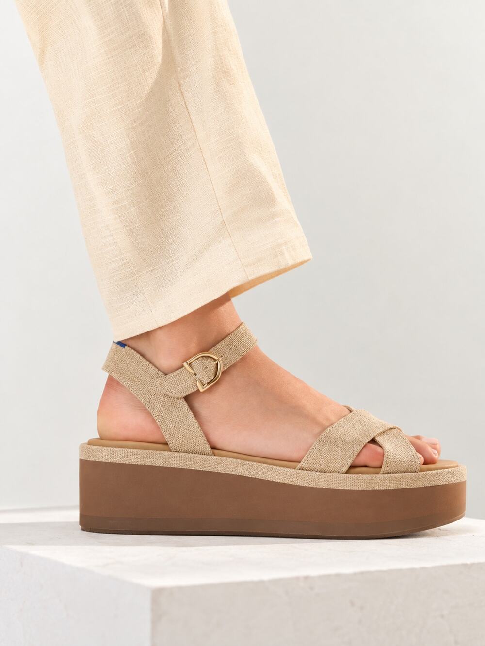 ROTHY'S The Criss Cross Lightweight Wedge in Aurora Size 9.5